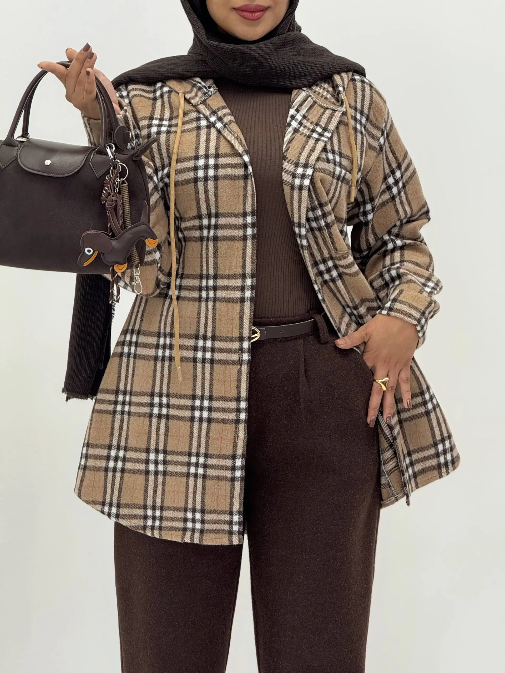 3675-شکت کلاهدار نسکافه